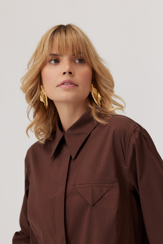 Chemise minimaliste marron Henna