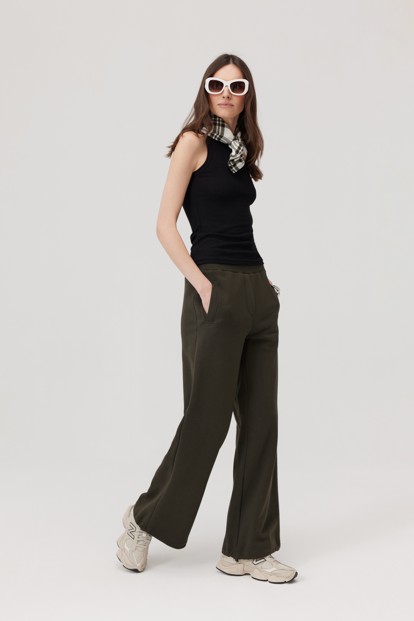 Top typu basic Boxer czarny