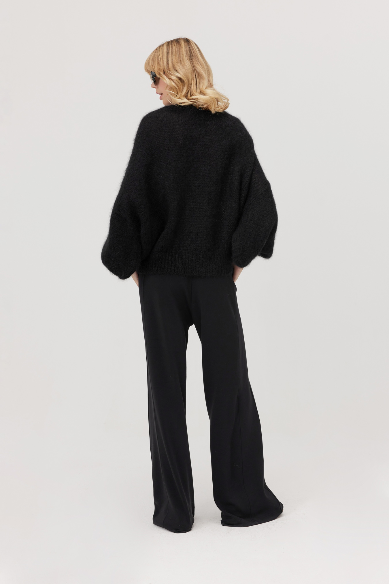 Ultra-soft baby mohair sweater Futuro black