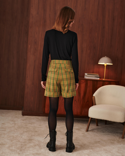 Short olive